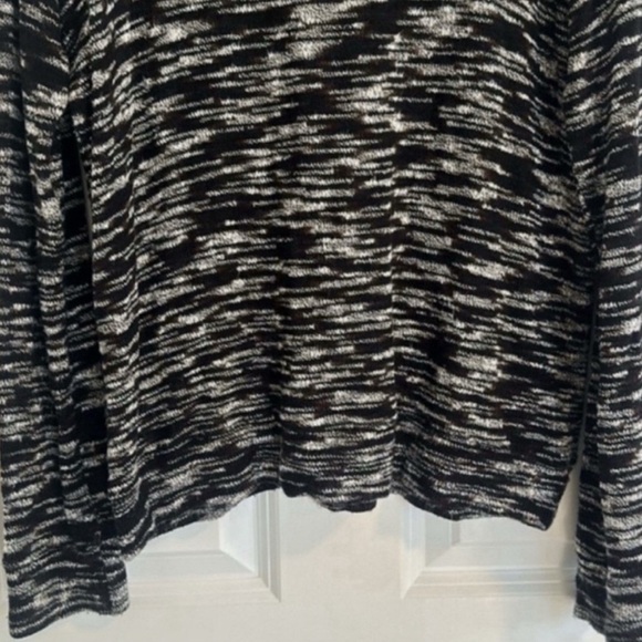 Splendid Heathered Sweater size M - Picture 10 of 11